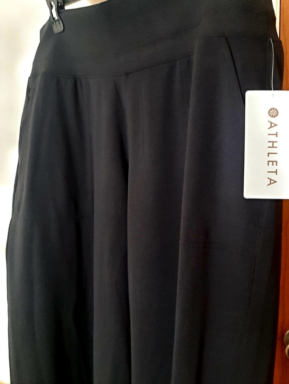 Athleta Black Wide-Leg Cropped Performance Pants - Picture 3 of 6